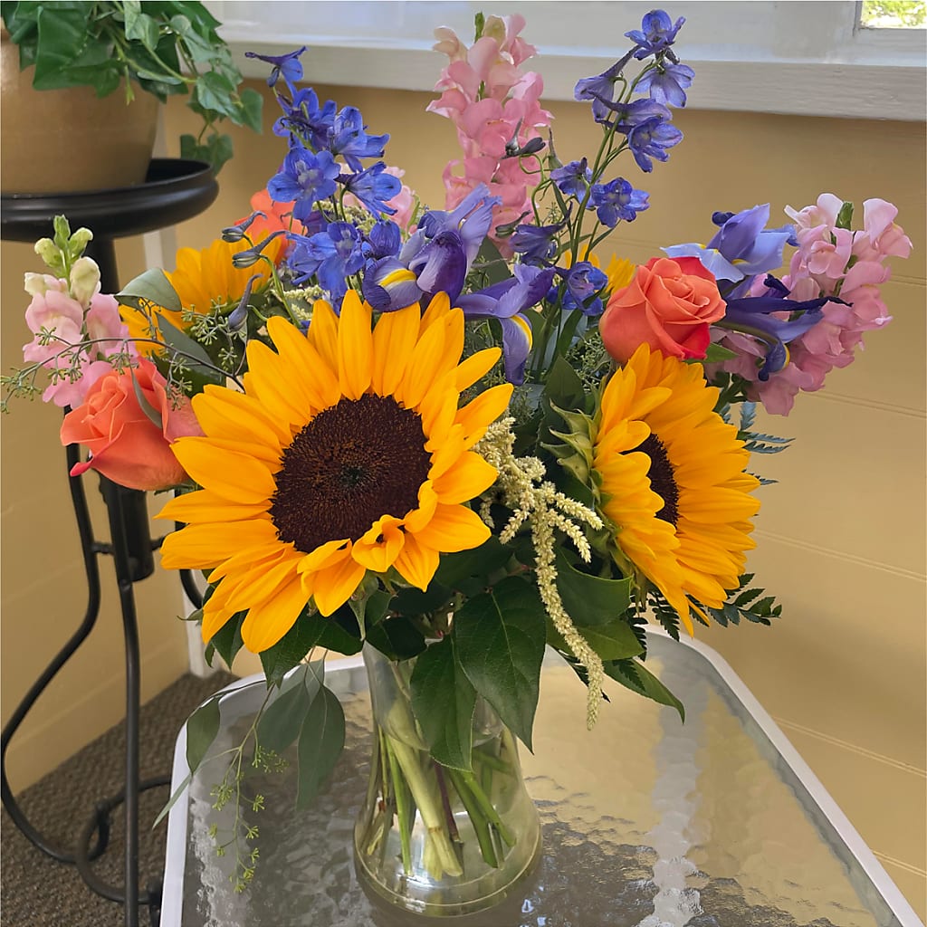 Rays of Life Bouquet –  Visalia Flower Shop, Visalia CA
